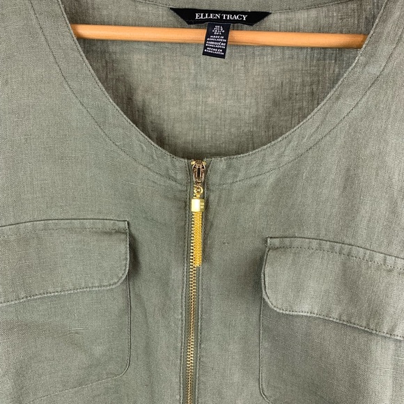 Ellen Tracy Roll Tab Short Sleeve Shirt with gold details, Size L - Picture 2 of 6